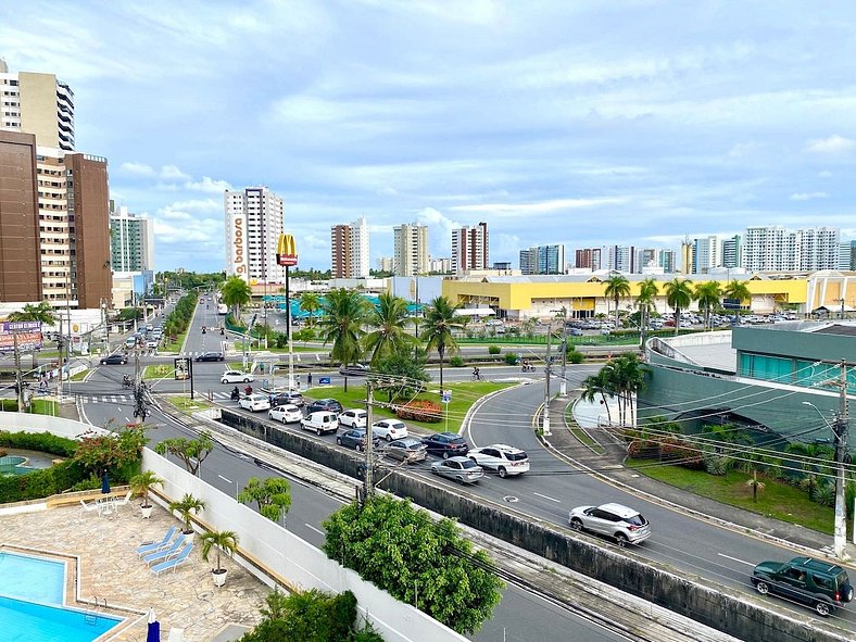 Apartamento 3/4 com AR a 200m do Shopping Jardins